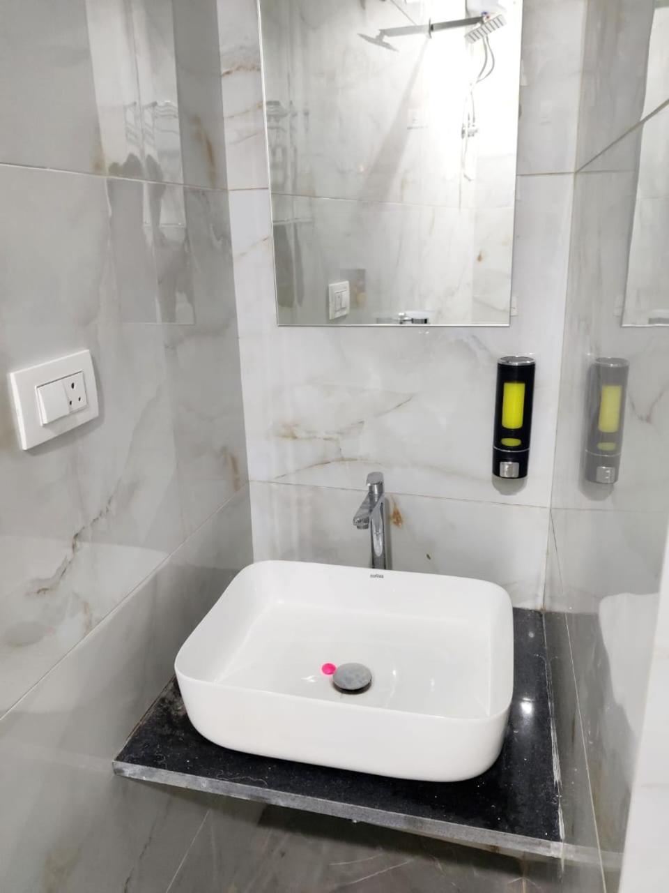 Hotel Comfy Inn Mumbai Exterior photo